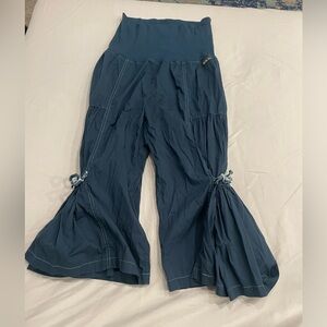 Matilda jane maternity pants size large. Blue/teal color